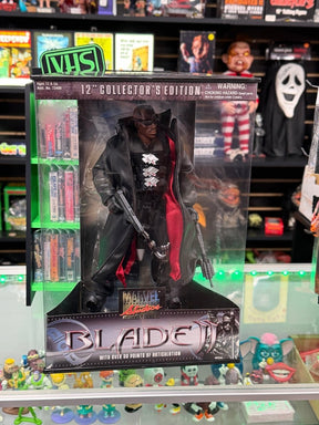 Toy Biz - Blade II - 12" Collector's Edition Figure