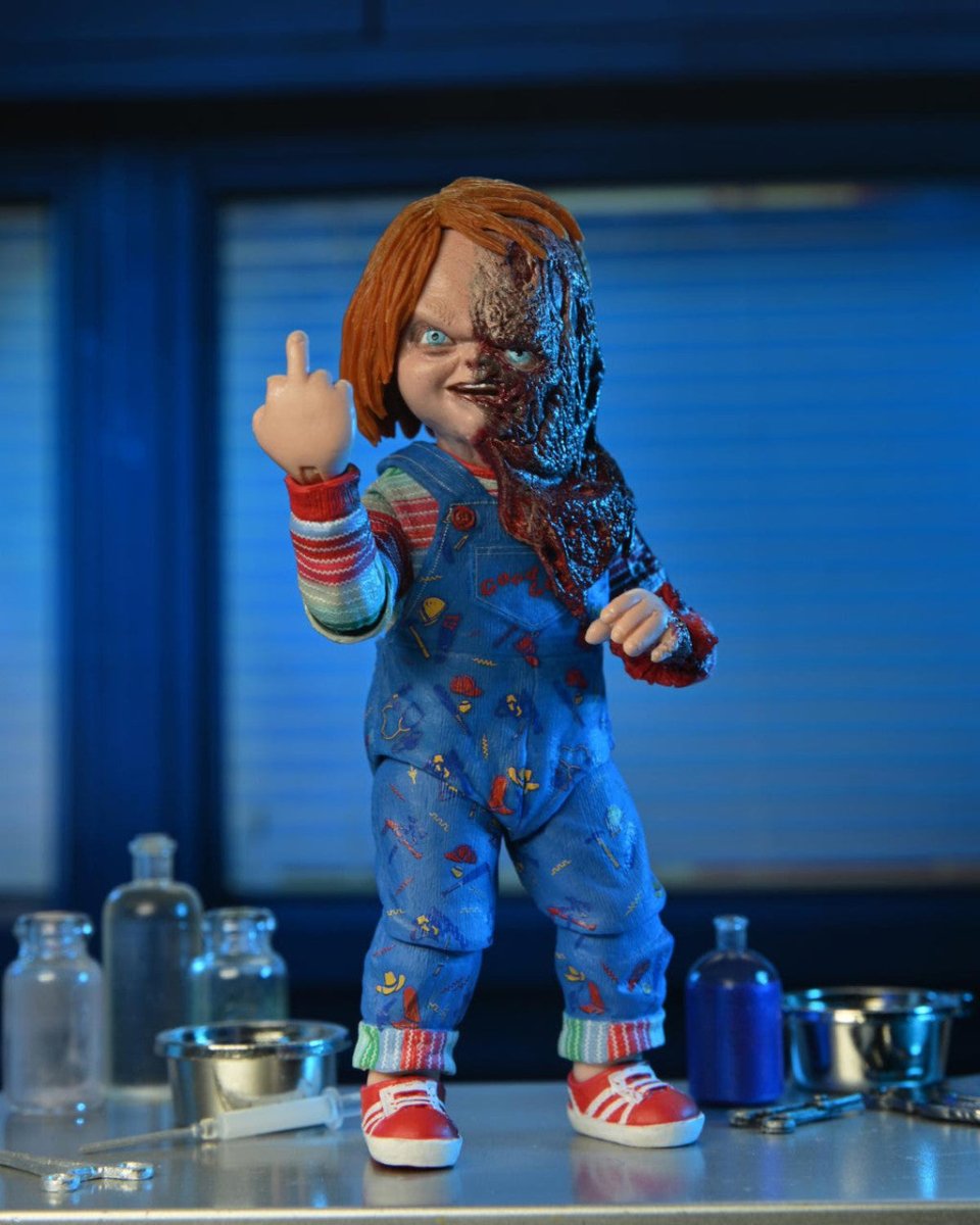 チャッキー　等身大　ドール CHUCKY TIME TO RAISE SOME チャッキー 等身大 ドール CHUCKY TIME TO RAISE SOME - メルカリ