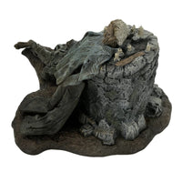 Friday the 13th (The Game): Pamela Shrine Diorama - NECA