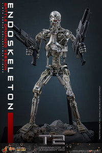 Terminator 2: Battle Damaged Endoskeleton - 1/6 Scale Figure - Hot Toys