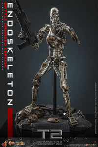 Terminator 2: Battle Damaged Endoskeleton - 1/6 Scale Figure - Hot Toys