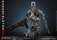 Terminator 2: Battle Damaged Endoskeleton - 1/6 Scale Figure - Hot Toys