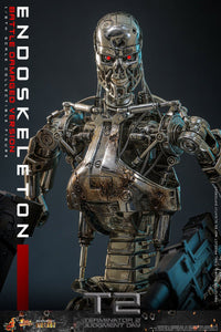 Terminator 2: Battle Damaged Endoskeleton - 1/6 Scale Figure - Hot Toys