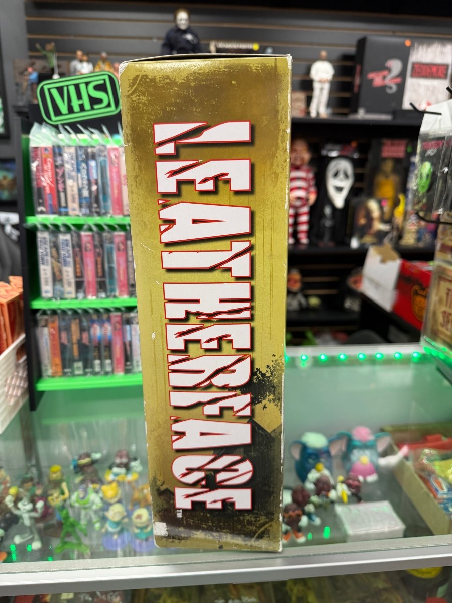 Mezco Toyz - The Texas Chainsaw Massacre: Leatherface - 1/6 Scale Deluxe Cinema of Fear Figure