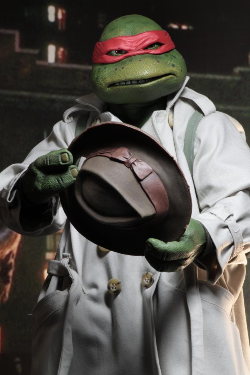 TMNT: Raphael in Disguise (1990 Movie) - 1:4 Scale Figure - NECA
