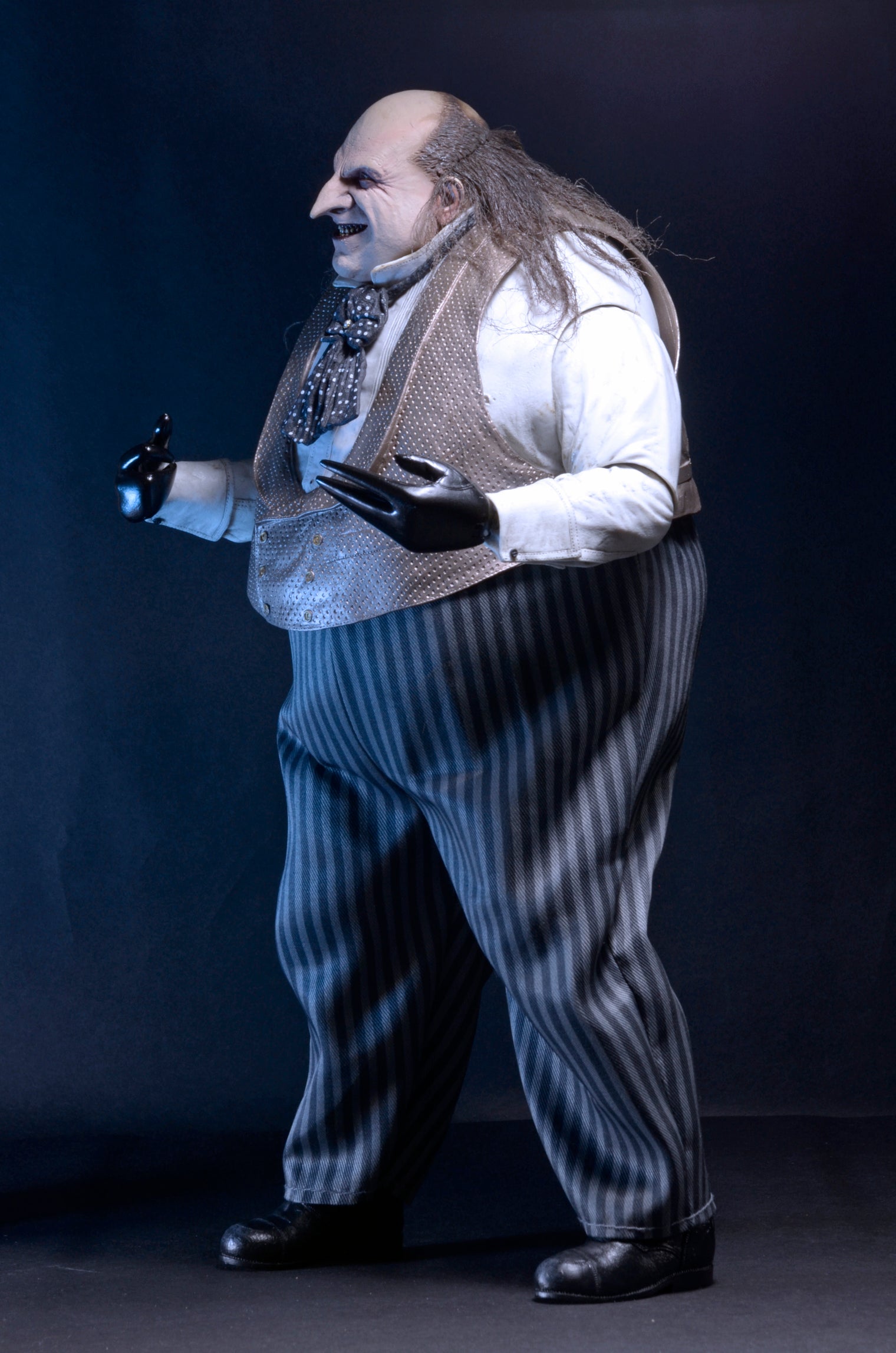 Batman Returns: Mayoral Penguin - 1/4 Scale Action Figure