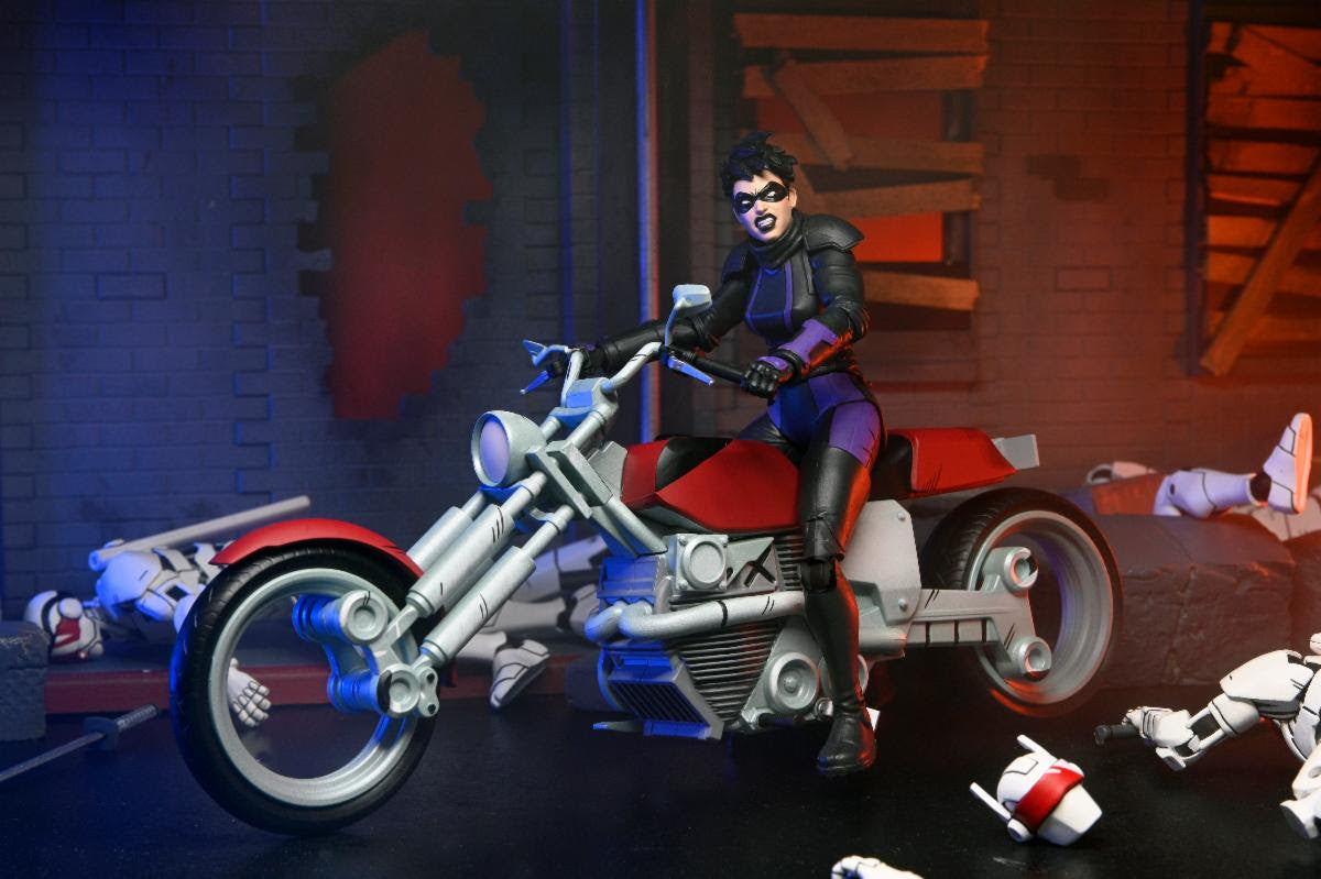 TMNT (The Last Ronin): Casey Marie with Motorcycle - 7" Scale Figure