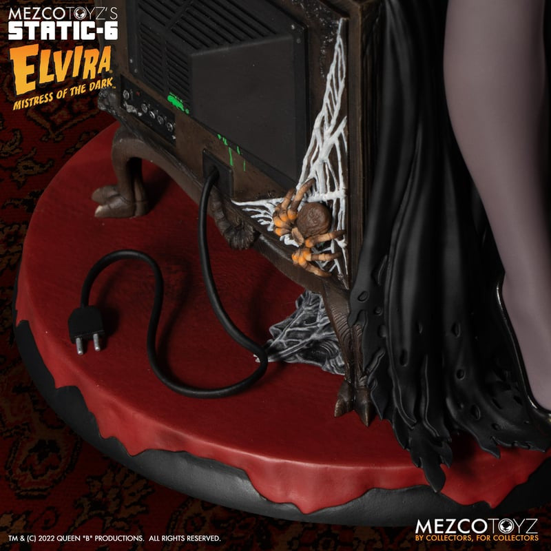 Elvira® Mistress of the Dark™ - Static-6 - 1/6 Scale Statue