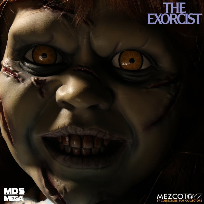 Mezco Toyz The Exorcist: Regan MDS Mega Scale Figure with Sound